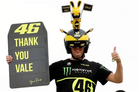 L Ultima Gara Di Valentino Rossi L Addio Al MotoGp Col 10 Posto