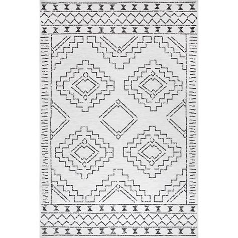 Nuloom Noa Machine Washable Tribal Moroccan Area Rug X White