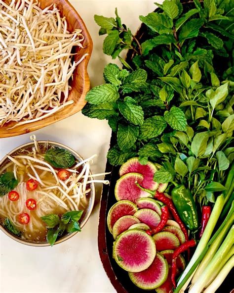 Authentic Vietnamese Beef Pho from @anexplorerskitchen - ResepMamiku.com