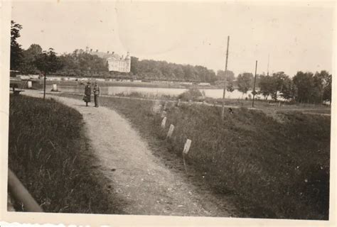 PHOTO SOLDAT ALLEMAND WW2 Promenade Avec Une Femme Juin 1944 0044 EUR