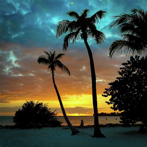 Smathers Beach Sunset Photograph by Brad Stoecker - Pixels