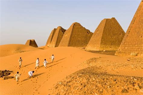 SEMA TA WY AKHET KHOUFOU LA GRANDE PYRAMIDE DE LA LUMIÈRE DU