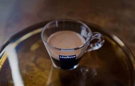 How to make an espresso in the italian way | Lavazza