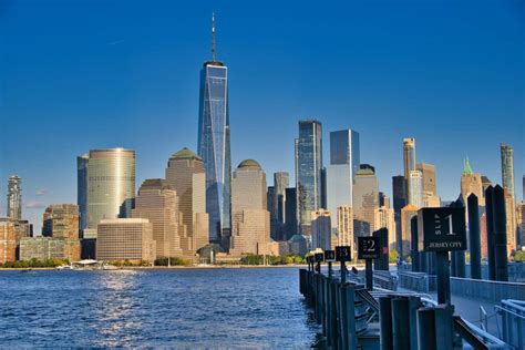 Jersey City Waterfront Walkway (Views of NYC from NJ)