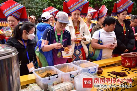 桂林马拉松首度春日开跑！3万名跑友奔跑丈量烟雨桂林