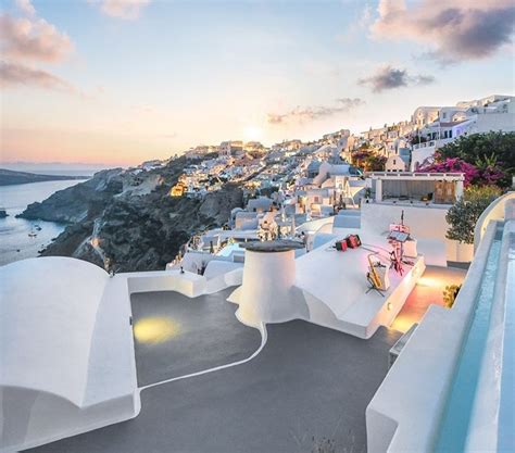 Top 10 Santorini Hotels with Stunning Views