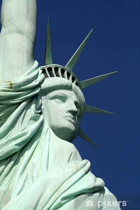 Fotomural Estatua De La Libertad Con El Perfil De Axila Pixerses