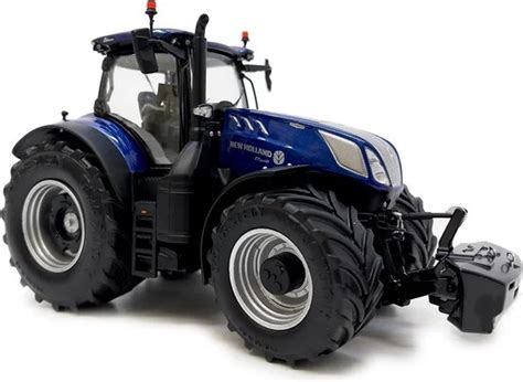 Marge Models New Holland Tractor Trekker T Hd Blue Power Schaal