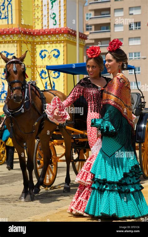 Flamenco dancers spain hi-res stock photography and images - Alamy