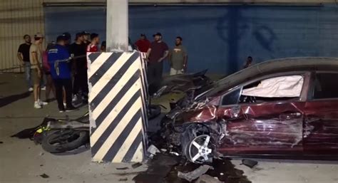 Dos Carros Y Una Moto Destartalados Tras Brutal Choque En La Calle