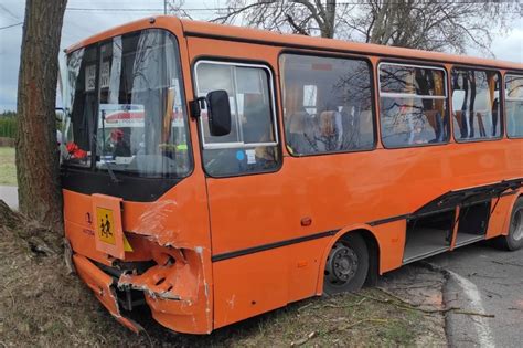 Serock Do Wypadku Autobusu Szkolnego W Wierzbicy Doprowadzi Kierowca