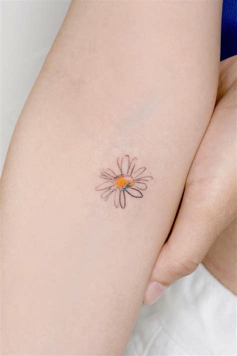 Minimalist Daisy Tattoo Small Daisy Tattoo Daisy Flower Tattoos