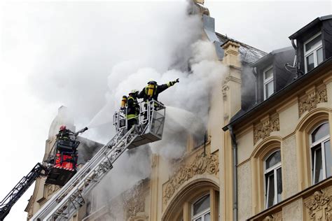 Plauen Zwei Menschen Sterben Bei Brand In Wohnhaus Der Spiegel