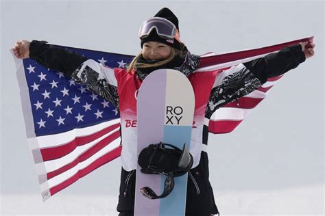 Us Snowboarder Chloe Kim Makes Olympic History Defends Gold In Women