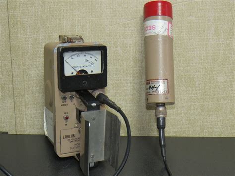 Ludlum Measurements Inc Model 3 Survey Meter Geiger Counter 44 1 He