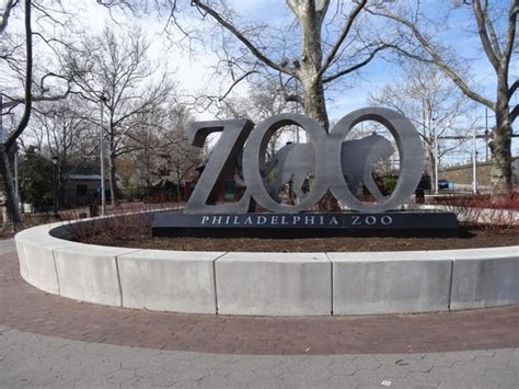 Philadelphia Zoo Entrance