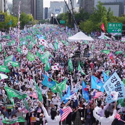 What South Korea’s Frequent Protests Say About Its Politics - The New York Times