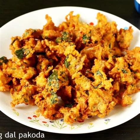 Moong Dal Pakoda Moong Dal Bhajiya Swasthi S Recipes