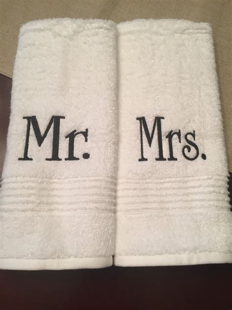 Monogrammed Hand Towel Set Bath Towels Personalized Towels Etsy