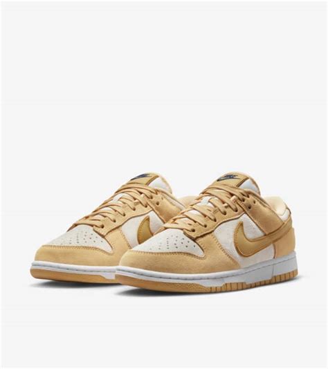 Women S Dunk Low Gold Suede Dv Release Date Nike Snkrs Sg