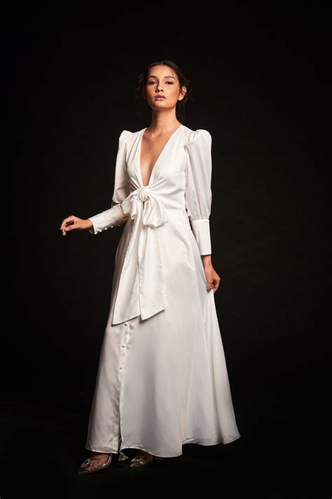 Critics are questioning the latest Lenore Smith project online 10