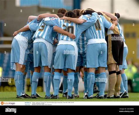 Coventry City Players In A Huddle Hi Res Stock Photography And Images