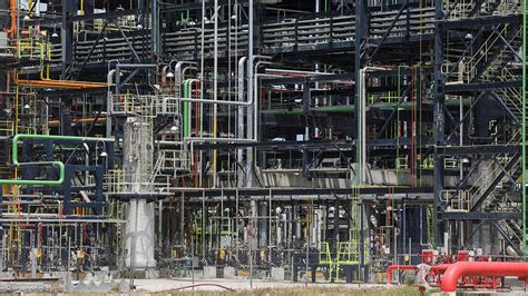 Nigeria S Dangote Refinery Starts Production After Years Of Delays