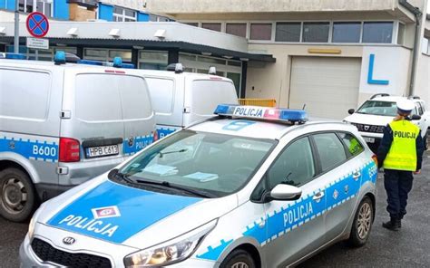 Jelenia G Ra Policjanci Eskortowali Rodz C Kobiet Do Szpitala