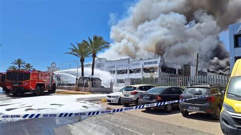 El Incendio De La Nave Industrial Se Dar Por Extinguido De Manera