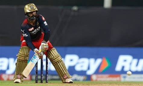 IPL 2022 Match 27 Dinesh Karthik Karthik Stars As RCB Inflict 16 Run