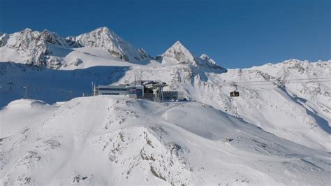 Stubai In Tirol Schnee Und Ski Auf Dem Stubaier Gletscher Im Video