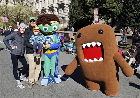 Photos: 2017 National Cherry Blossom Festival Parade - WTOP News