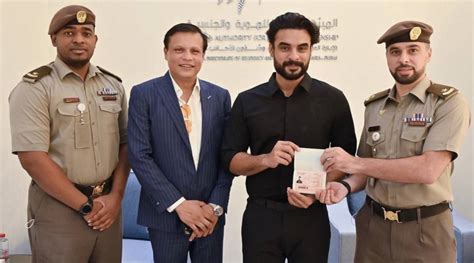 After Mammootty And Mohanlal Tovino Thomas Gets Uaes Golden Visa