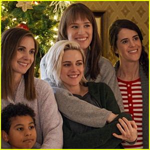 Kristen Stewarts Rom Happiest Season To Skip Theaters Will