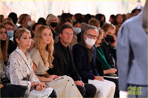 Full Sized Photo Of Jennifer Lawrence Florence Pugh Sit Front Row At