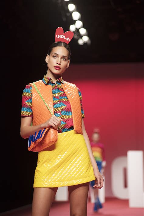 Agatha Ruiz De La Prada Sorprende Con Su Homenaje A La Revista Hola