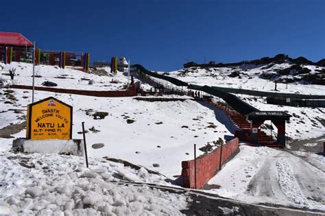 Nathula Pass, East Sikkim - Help The Tourists.