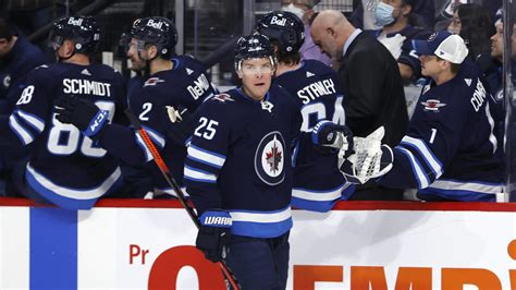 Hurricanes Sign Paul Stastny To Year Ufa Deal Yardbarker