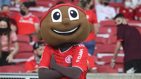 Jornalista Acusa Mascote Do Internacional De «importunação Sexual