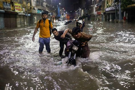 Flood Disaster In Pakistan Loss Of Life Rises To 312 Kimdeyir