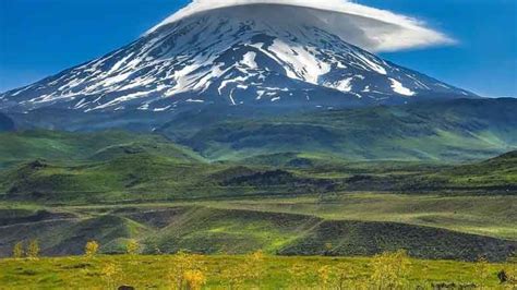 Mount Damavand: The Tallest Volcano in Asia | Parsi Tours