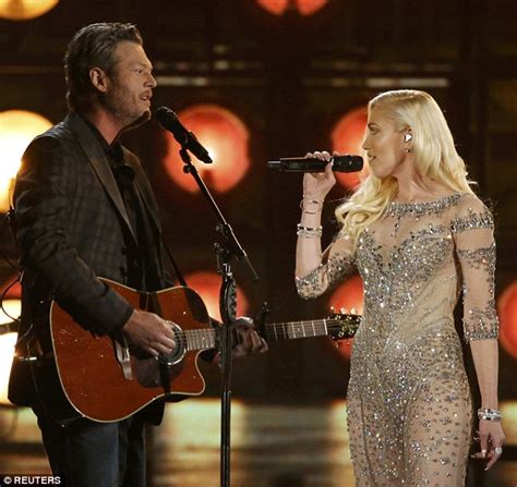 Billboard Music Awards Sees Blake Shelton Perform Duet With Gwen Stefani Daily Mail Online