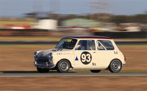 1964 Morris Cooper S Justin Elvin All Historic Race Meeti Flickr