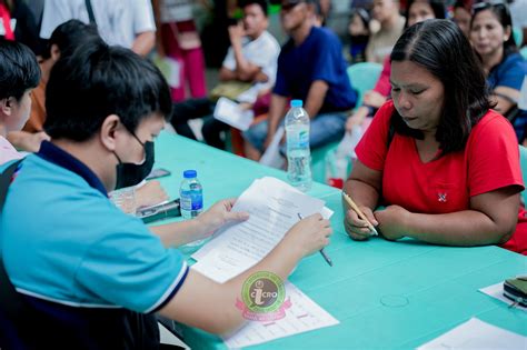 Tingnan Tulong Pang Hanapbuhay Para Sa Displaced Disadvantaged