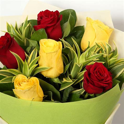 Online Red and Yellow Roses Bouquet Standard Gift Delivery in UAE ...