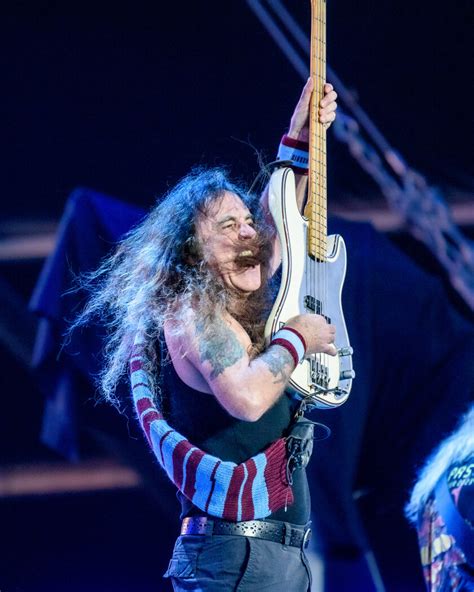 Iron Maiden Steve Harris 28 32 Laut De Foto