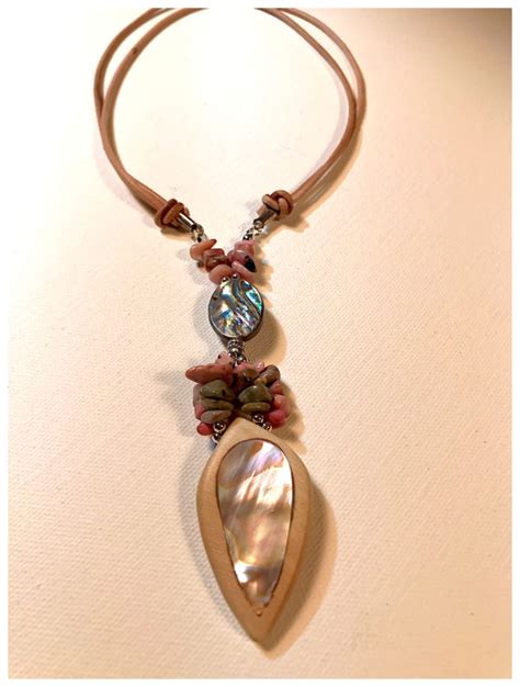 Collier Rhodonite Et Nacre Exobirds