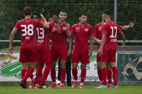 Une Victoire Et Un Artiste Stade Lausanne Ouchy Linvincibilité