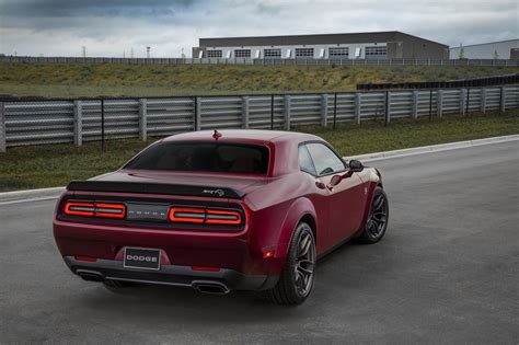 Nur breiter Dodge Challenger SRT Hellcat Widebody für 2018