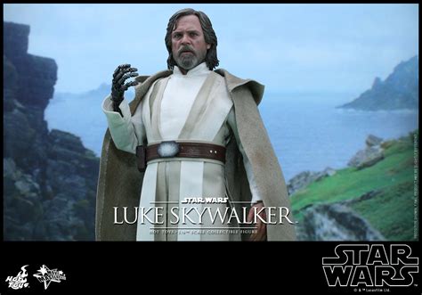 Cool Stuff Hot Toys Star Wars The Force Awakens Luke Skywalker 1